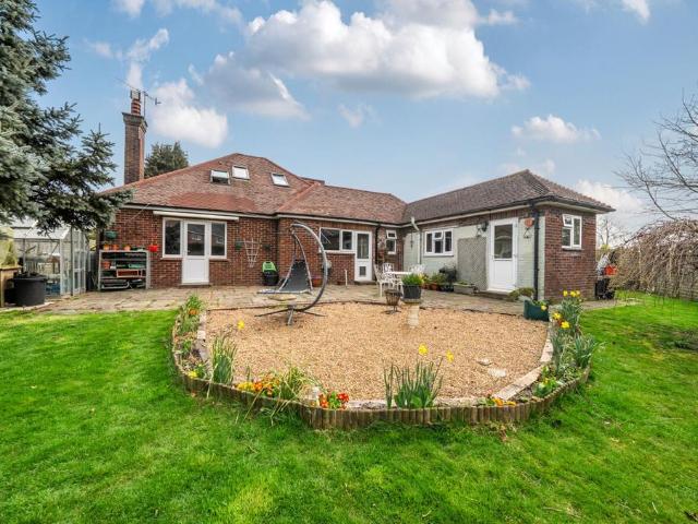 House for sale in Aldingbourne, Clapham