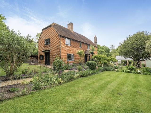 House for sale in Capel, Sandown Park