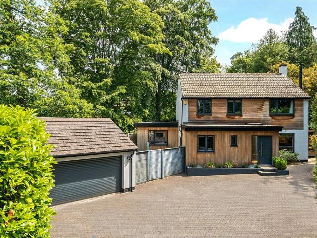House for sale in Old Dean, Heol-las