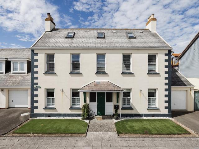 House for sale in Penweathers, Cornwall