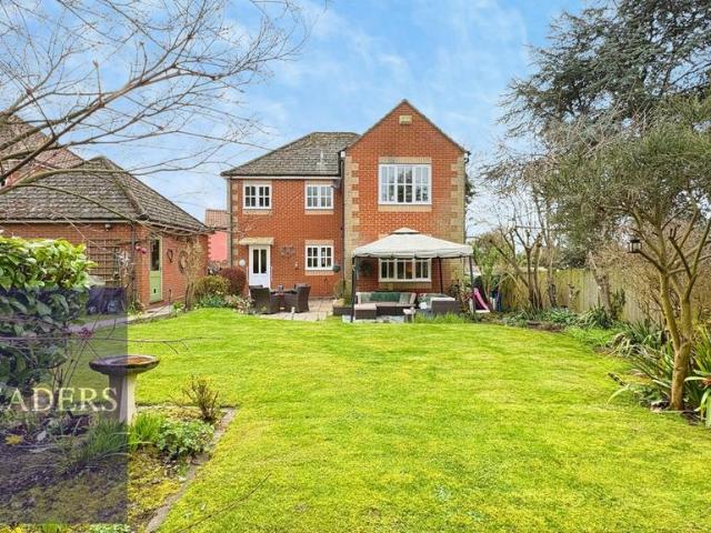 House for sale in Chipping Hill, Essex