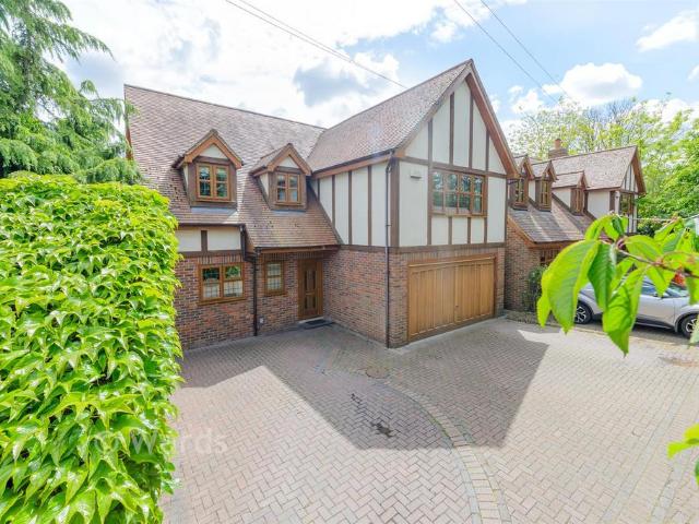 House for sale in Westcourt, Hamerton