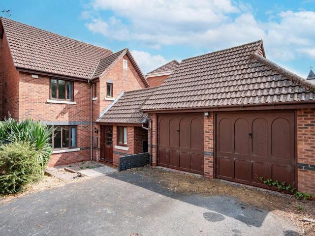 House for sale in Warndon, Worcestershire