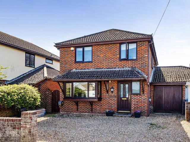 House for sale in Littlecote, West Sussex