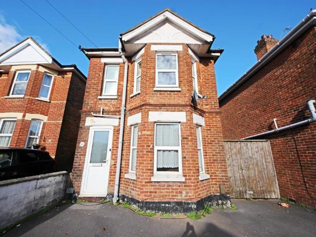 House for sale in Talbot Village, Bournemouth