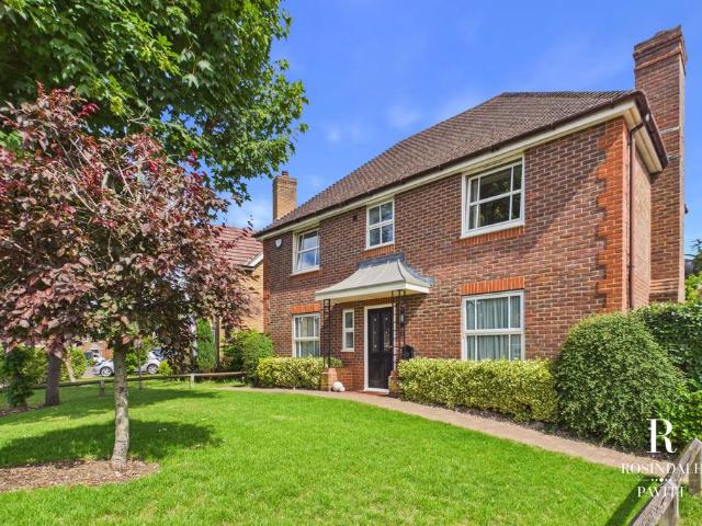 House for sale in Carshalton-on-the-Hill, Greater London