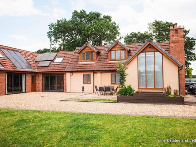 House for sale in Framwellgate Moor