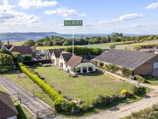 House for sale in The Warren, Horsham