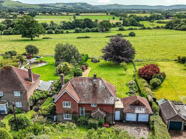 House for sale in Perryfields, West Sussex