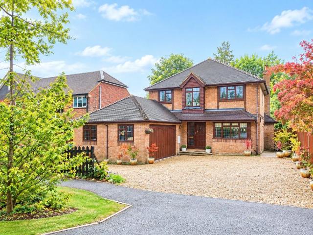 House for sale in Church Crookham, Hart