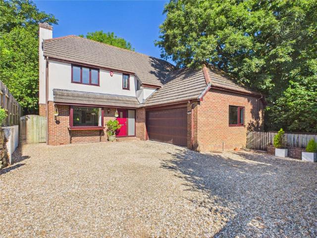 House for sale in Lamellion, Cornwall