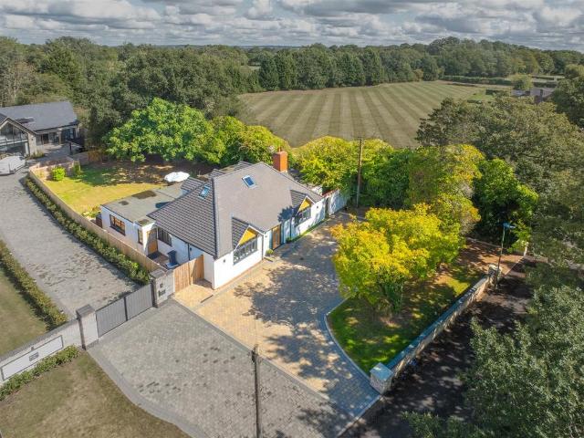 House for sale in Elmdon, West Midlands