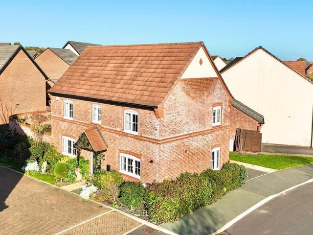 House for sale in Burland and Acton