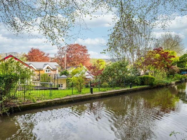 House for sale in Llanfoist Fawr, Govilon