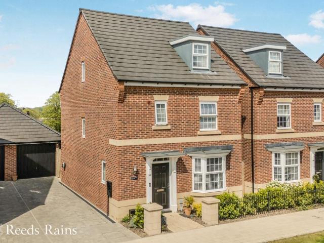 House for sale in Hurdsfield, Macclesfield