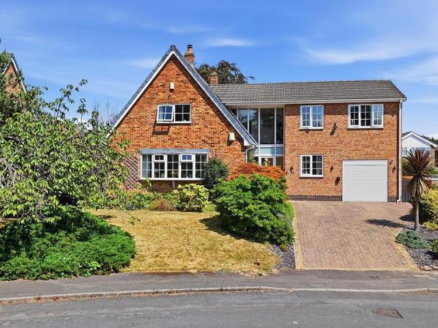 House for sale in Lower Hopton, Mirfield