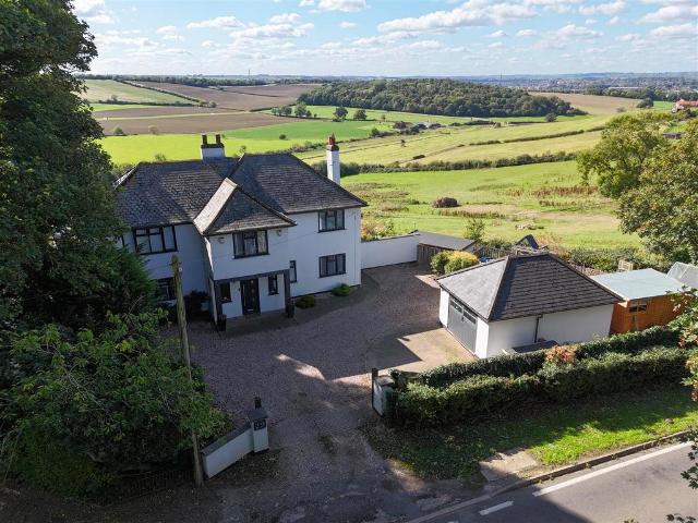 House for sale in Dingley