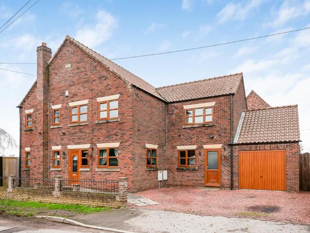 House for sale in Barmby On The Marsh, East Riding Of Yorkshire