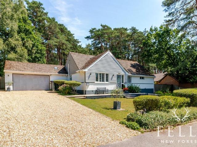 House for sale in St Leonards, East Dorset