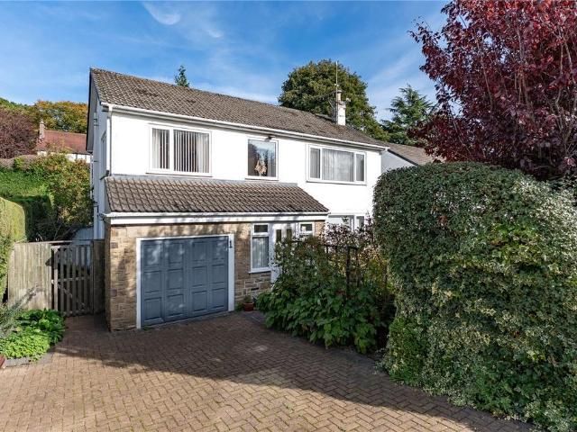 House for sale in Oakwood, West Yorkshire