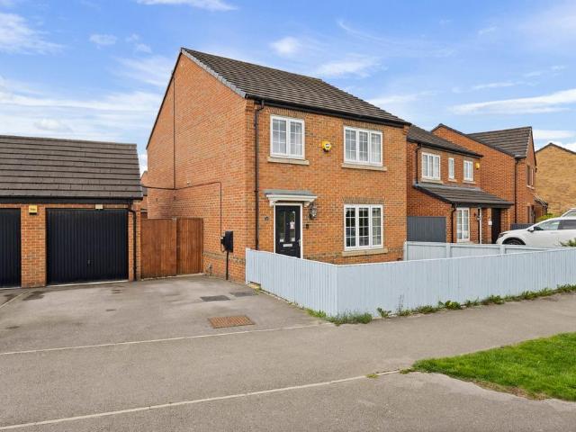 House for sale in Purston Jaglin, West Yorkshire