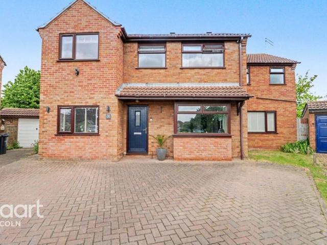 House for sale in Ermine West, Brayford
