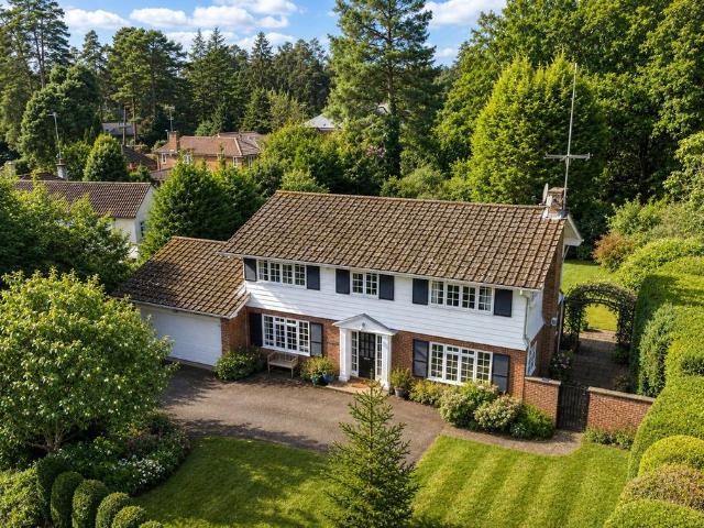 House for sale in Sunninghill and Ascot, South Ascot