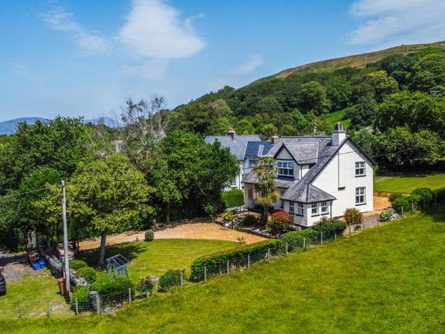 House for sale in Llwyngwril, Wales