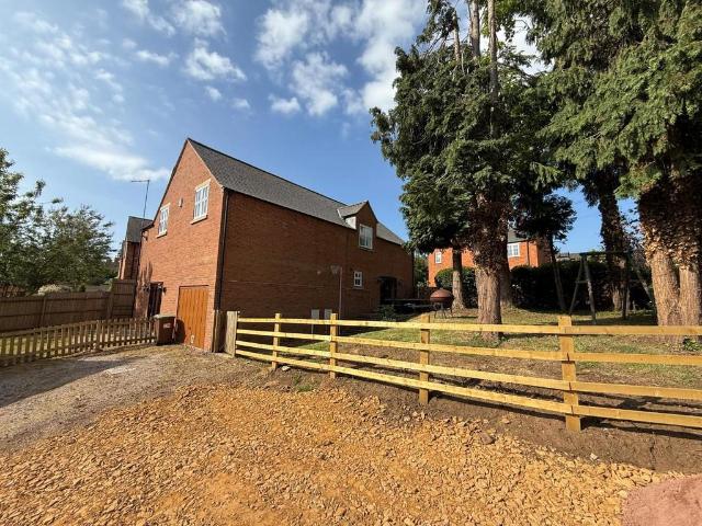 House for sale in Spratton
