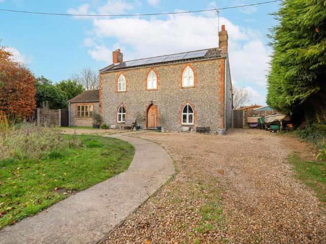 House for sale in Old Hall Street, Comers