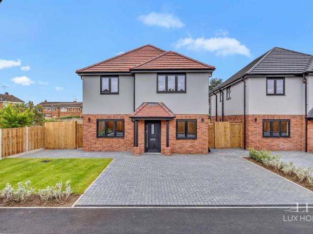 House for sale in Stanford-le-hope, Essex