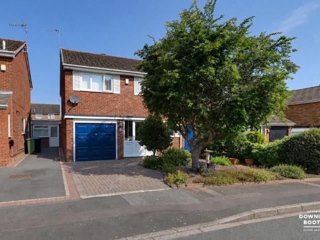 House for sale in Leyfields, Kettlebrook