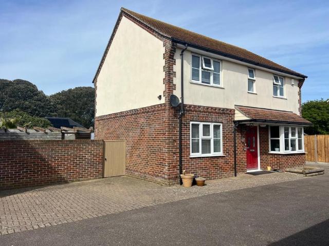 House for sale in Frinton and Walton, Dale Hill