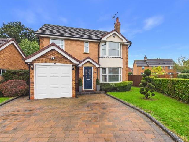 House for sale in Lyppard Grange, Worcester