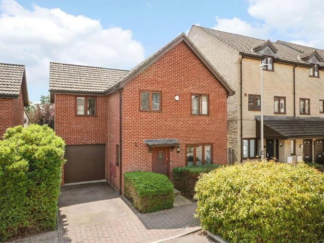 House for sale in Monkston Park, Milton Keynes