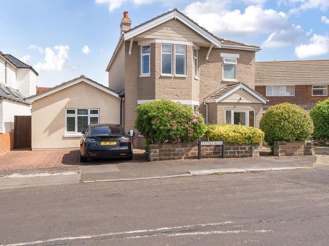 House for sale in Lee-on-the-Solent, Middlecroft
