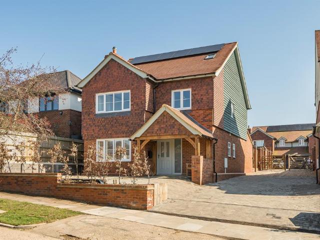 House for sale in St Albans, Five Acres
