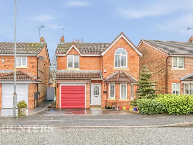 House for sale in Caldermoor, Burnedge