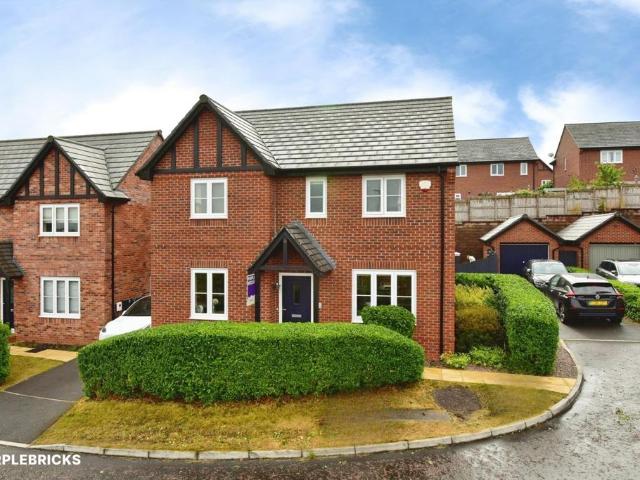 House for sale in Eaton