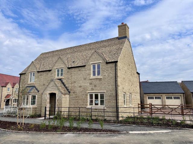 House for sale in Fossebridge, Gloucestershire