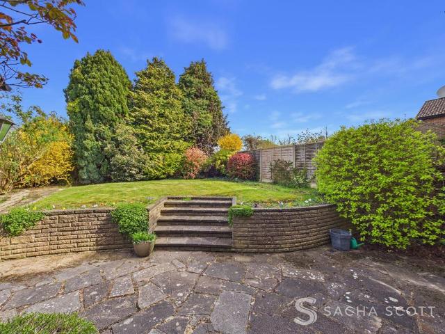 House for sale in Nork, Red Hill