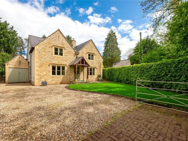 House for sale in The Hollows, Stratford-on-Avon