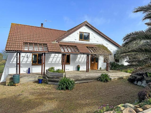 House for sale in Alderney