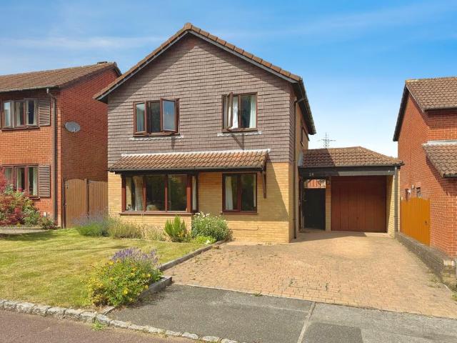 House for sale in Emmbrook, Wokingham