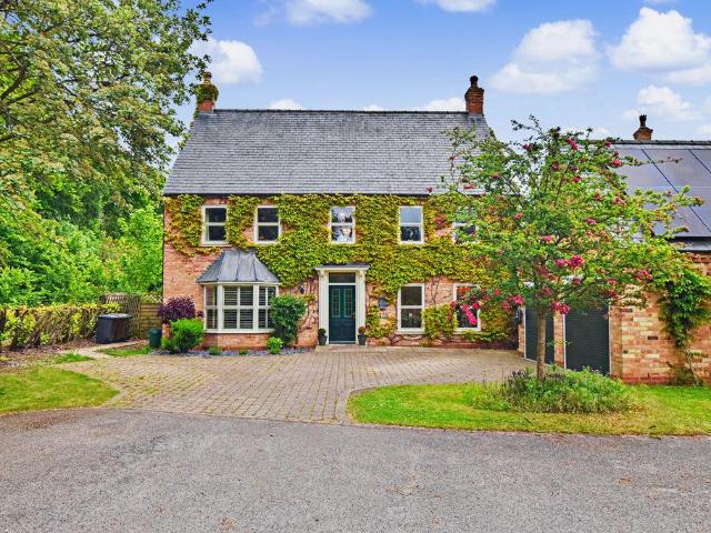 House for sale in Ermine West, Brayford