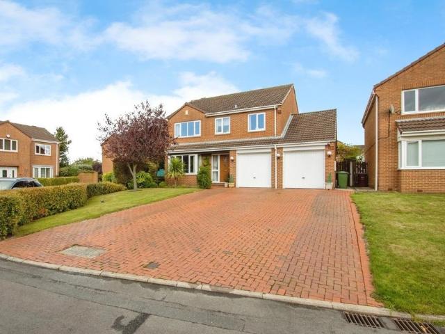 House for sale in West Ardsley, Tingley