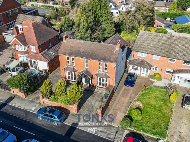 House for sale in Halesowen, West Midlands