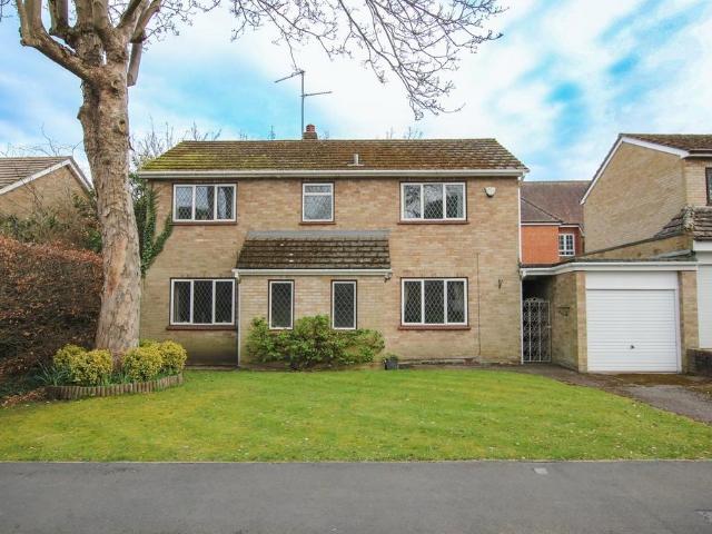 House for sale in Emmbrook, Wokingham