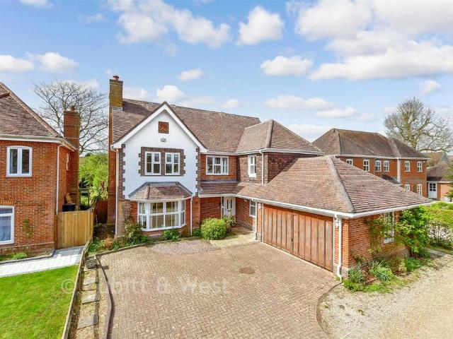 House for sale in Littlecote, West Sussex