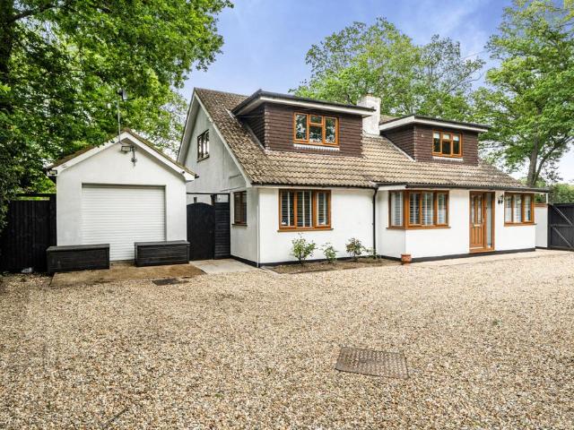 House for sale in Finchampstead